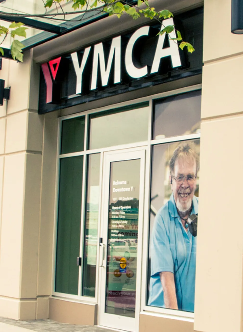 Kelowna Family Y entrance