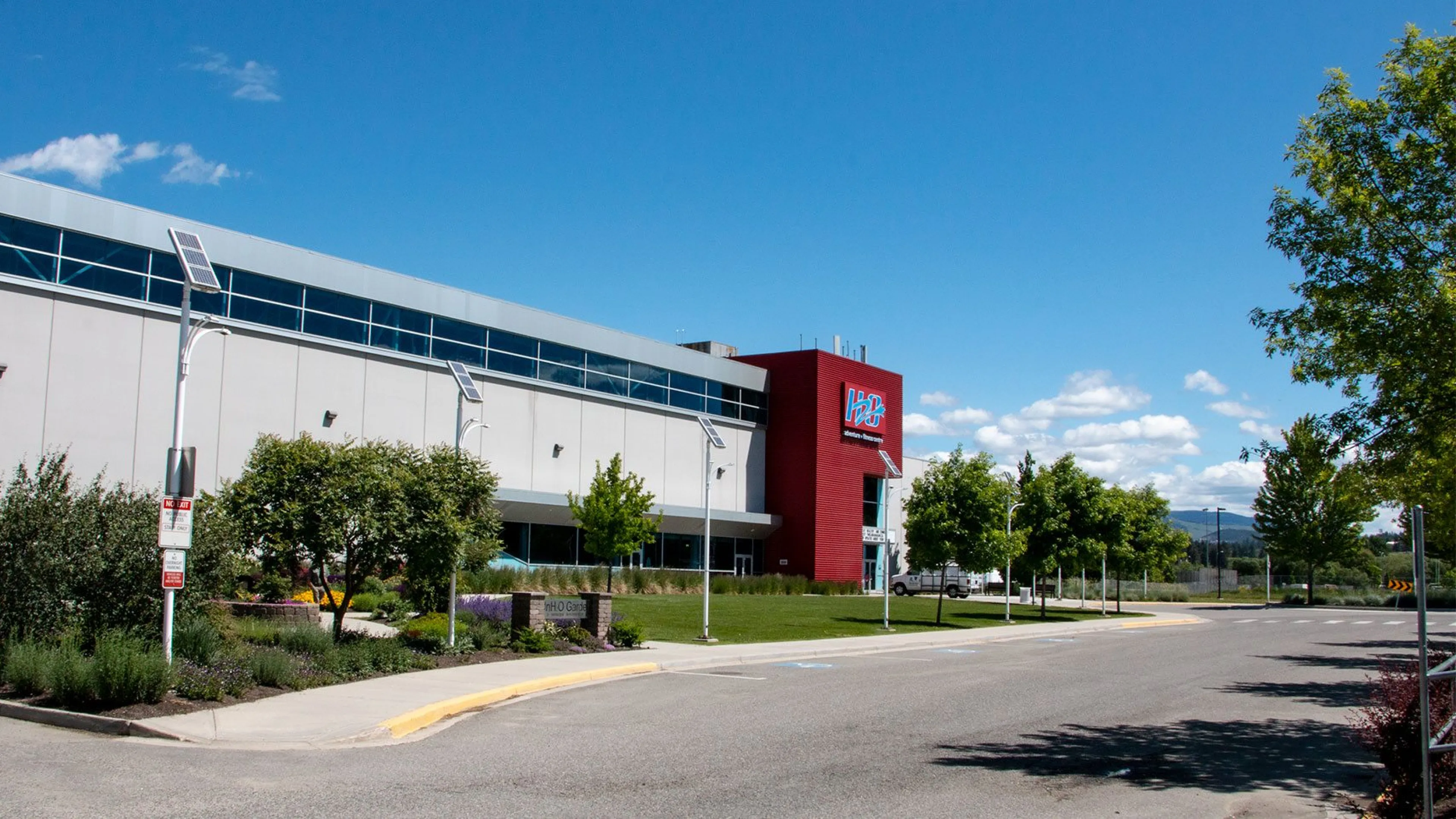 H2O facility entrance and garden in the sunshine